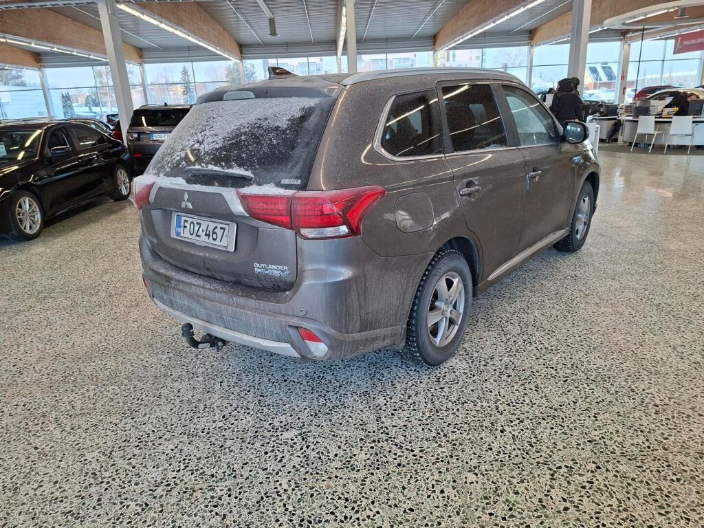 Mitsubishi Outlander 2019 Ruskea (beige)