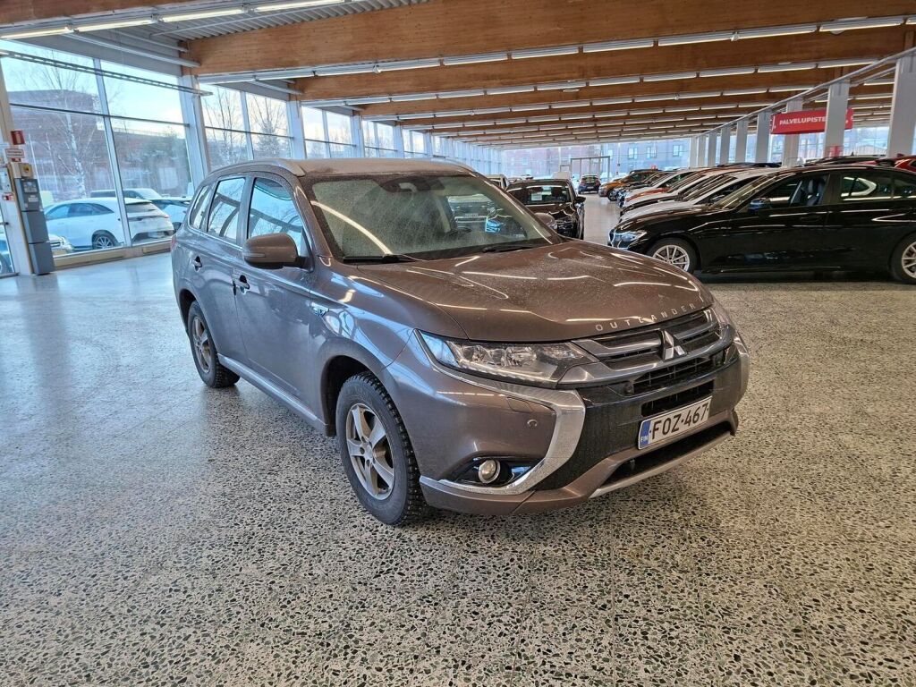 Mitsubishi Outlander 2019 Ruskea (beige)