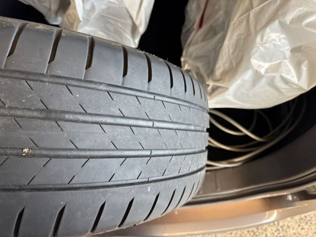 Mitsubishi Outlander PHEV 2019 Ruskea (beige)