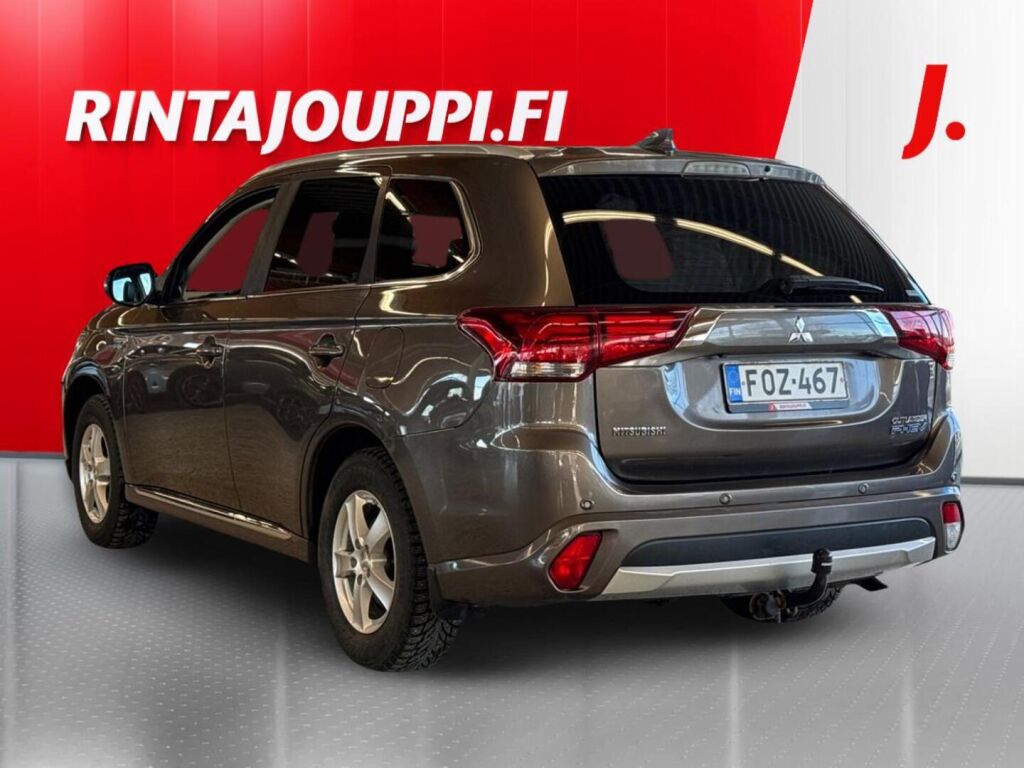 Mitsubishi Outlander PHEV 2019 Ruskea (beige)