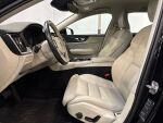 Volvo V60 2021 Musta