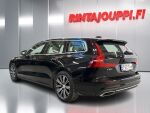 Volvo V60 2021 Musta