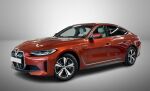 BMW i4 2023 Oranssi