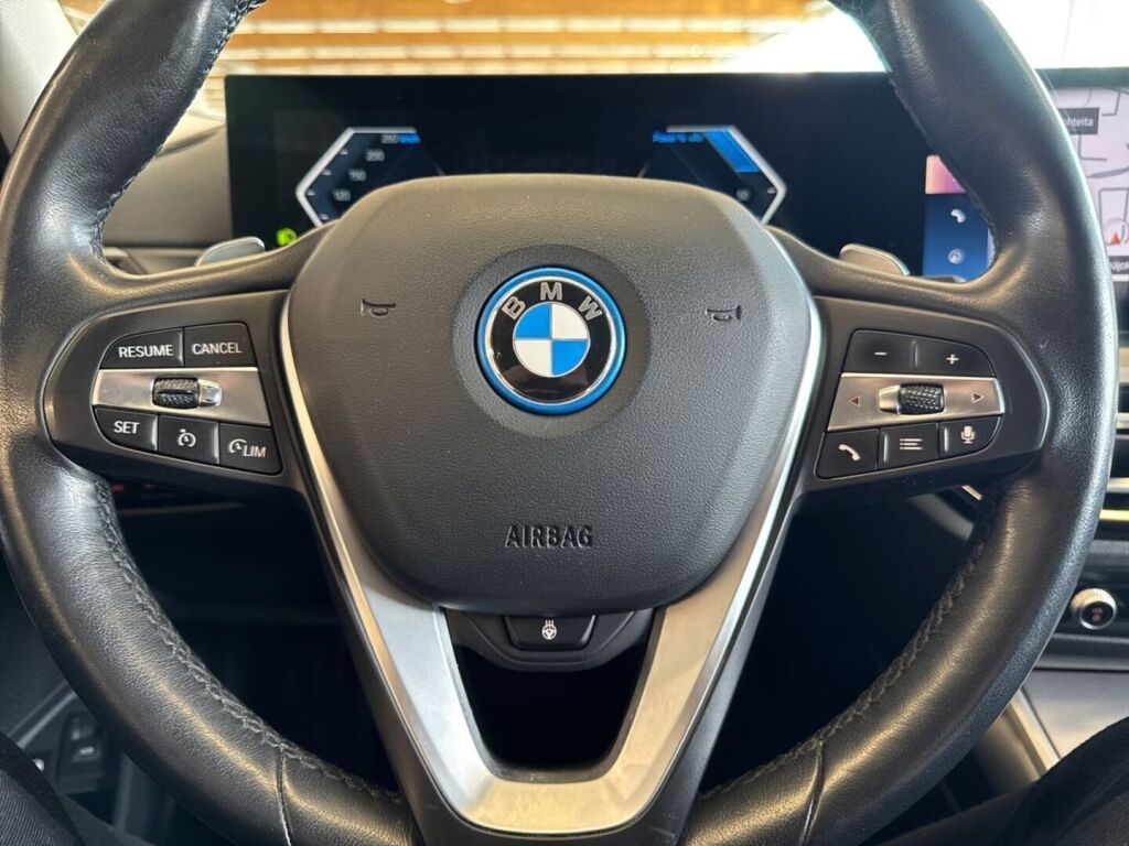 BMW 330 2023 Musta