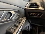 BMW 330 2023 Musta