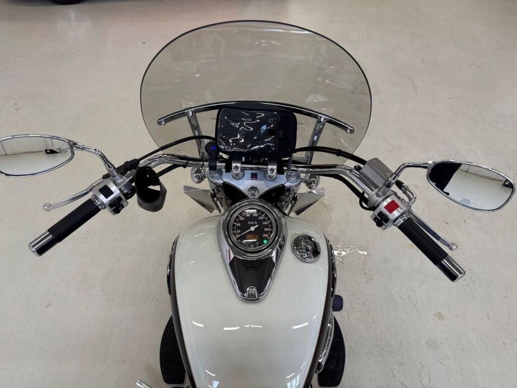 Suzuki VL 2006 Musta