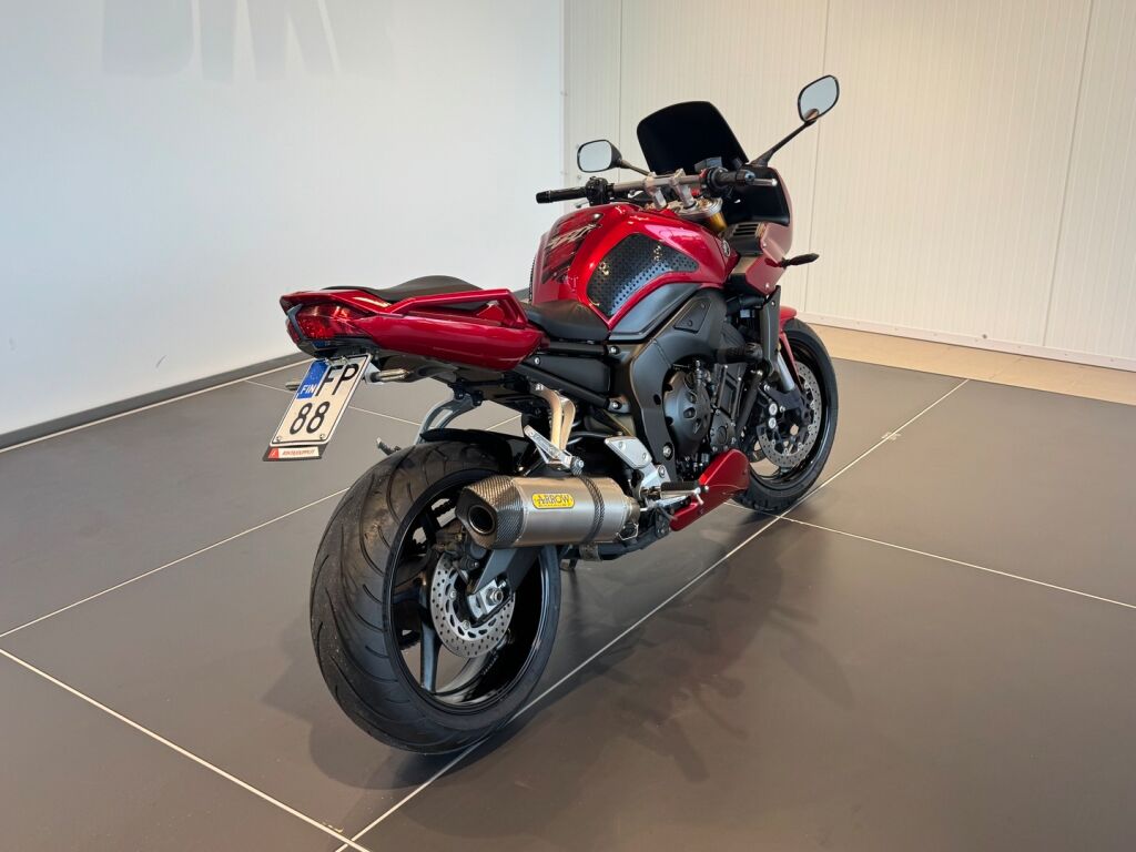 Yamaha FZ1-S 2006 Punainen