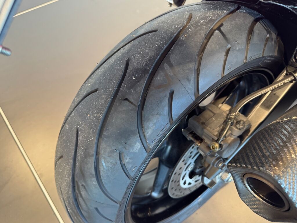 Yamaha FZ1-S 2006 Punainen