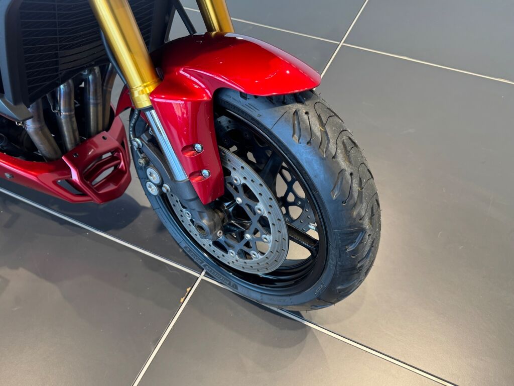 Yamaha FZ1-S 2006 Punainen