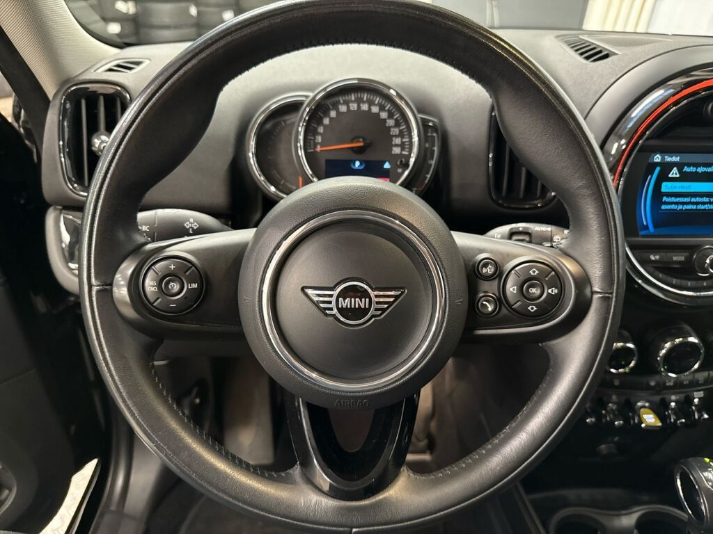 Mini Countryman 2019 Musta