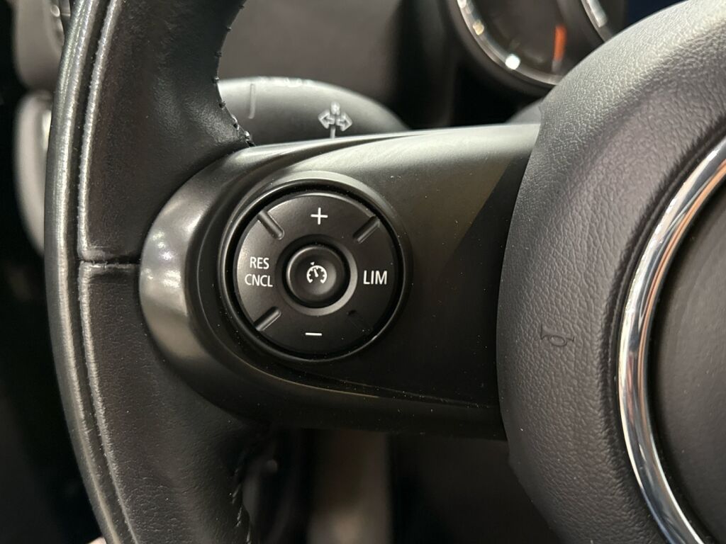 Mini Countryman 2019 Musta