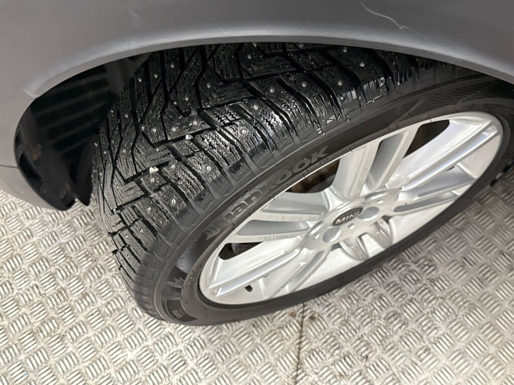 Mini Countryman 2019 Musta