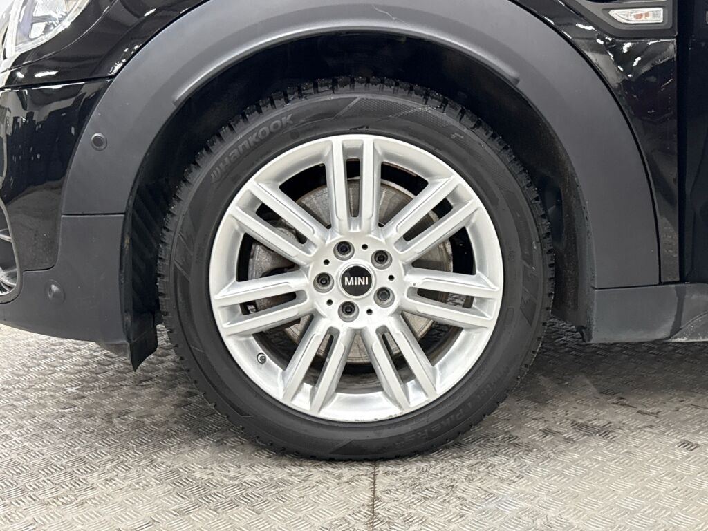 Mini Countryman 2019 Musta