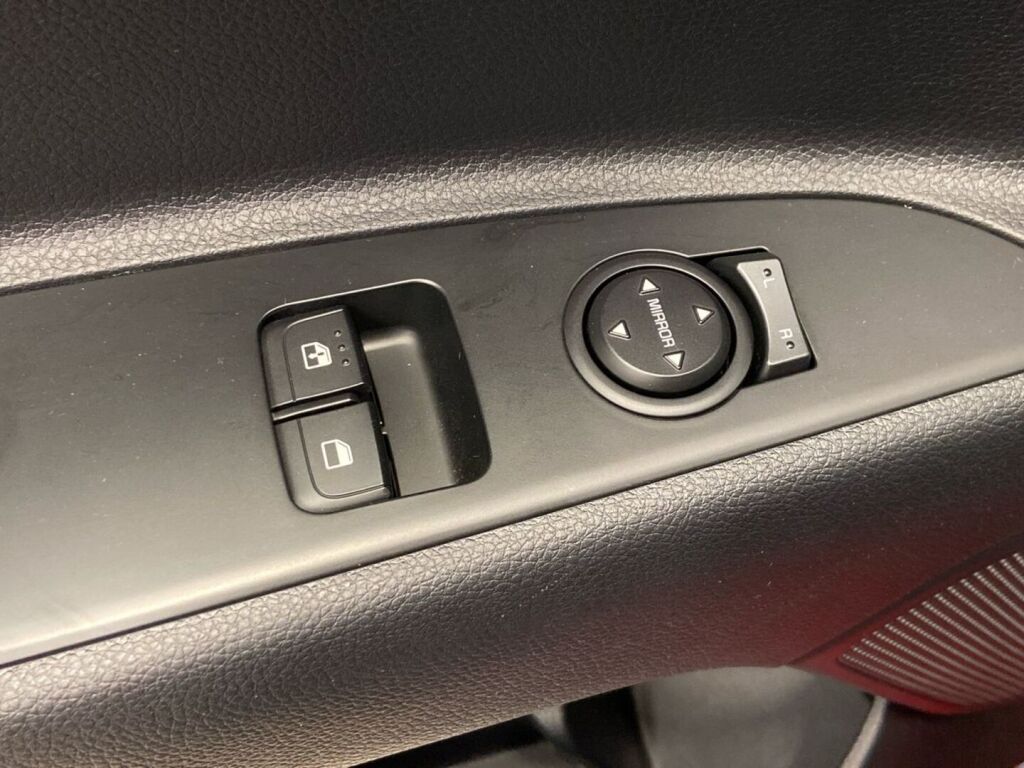 Kia Rio 2022 Punainen