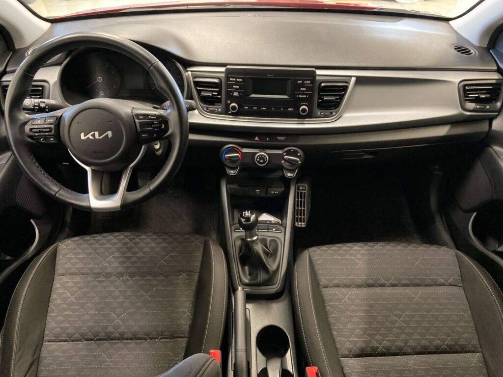 Kia Rio 2022 Punainen