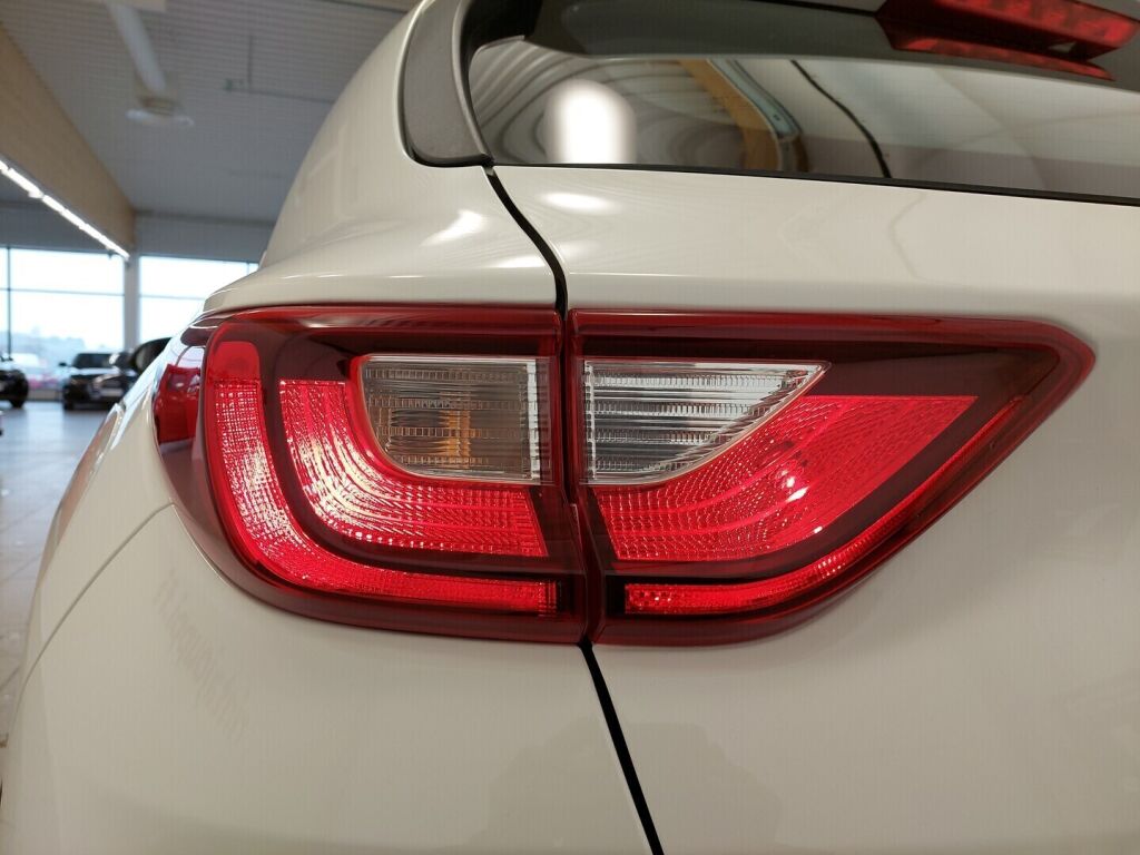 Kia Stonic 2022 Valkoinen