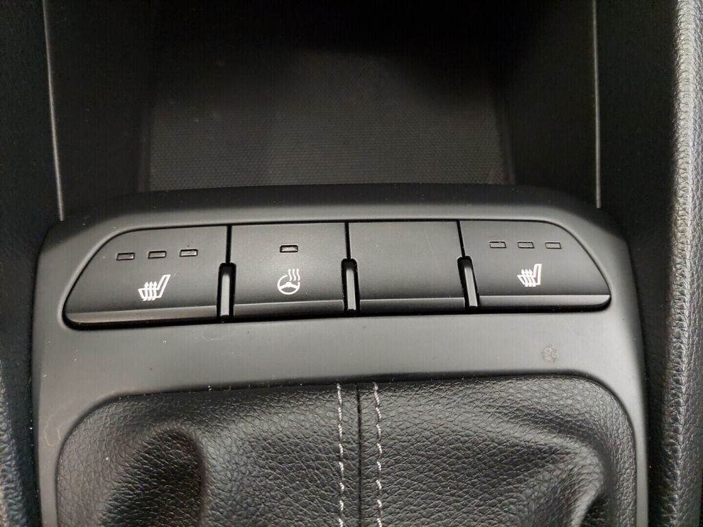 Kia Stonic 2022 Valkoinen