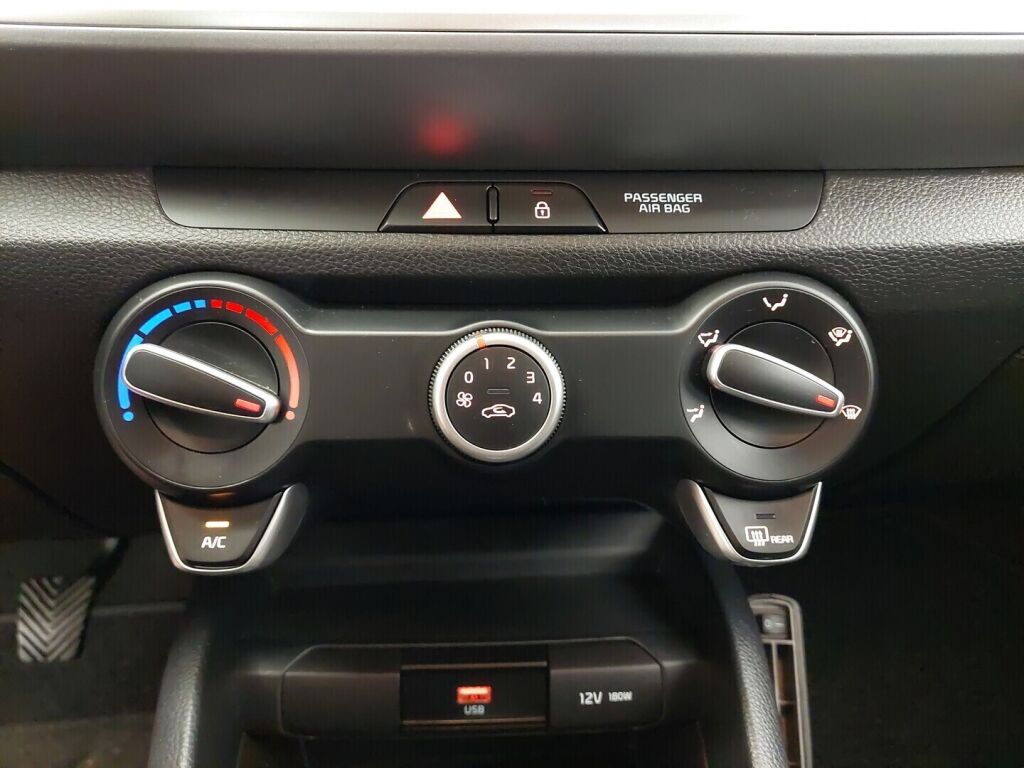 Kia Stonic 2022 Valkoinen