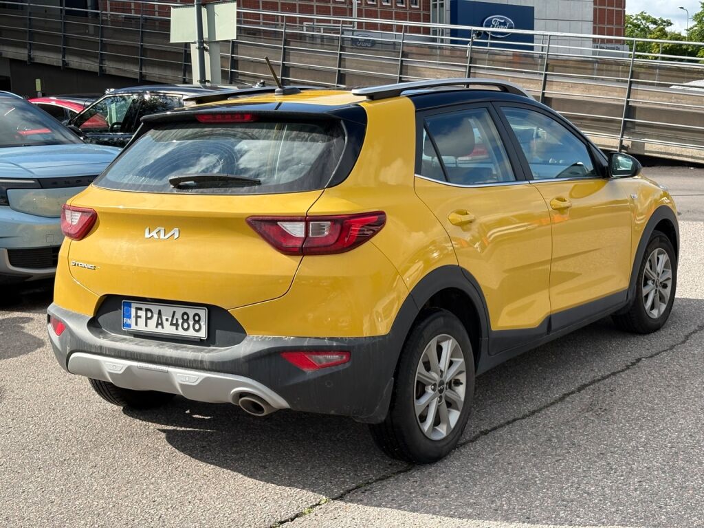 Kia Stonic 2022 Keltainen