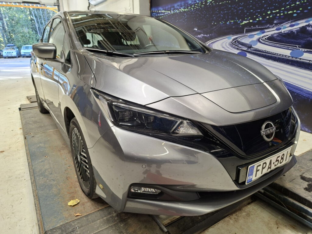 Nissan Leaf 2022 Harmaa