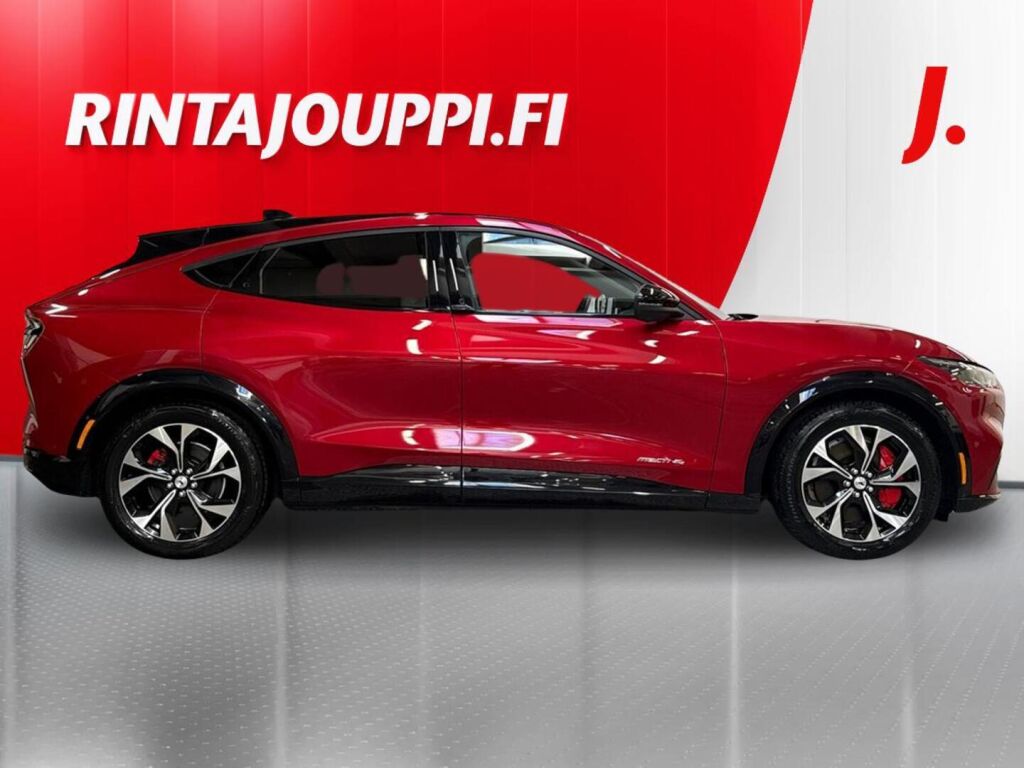Ford Mustang Mach-E 2021 Punainen