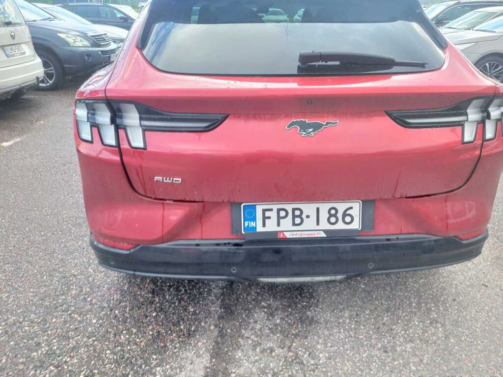 Ford Mustang Mach-E 2021 Punainen