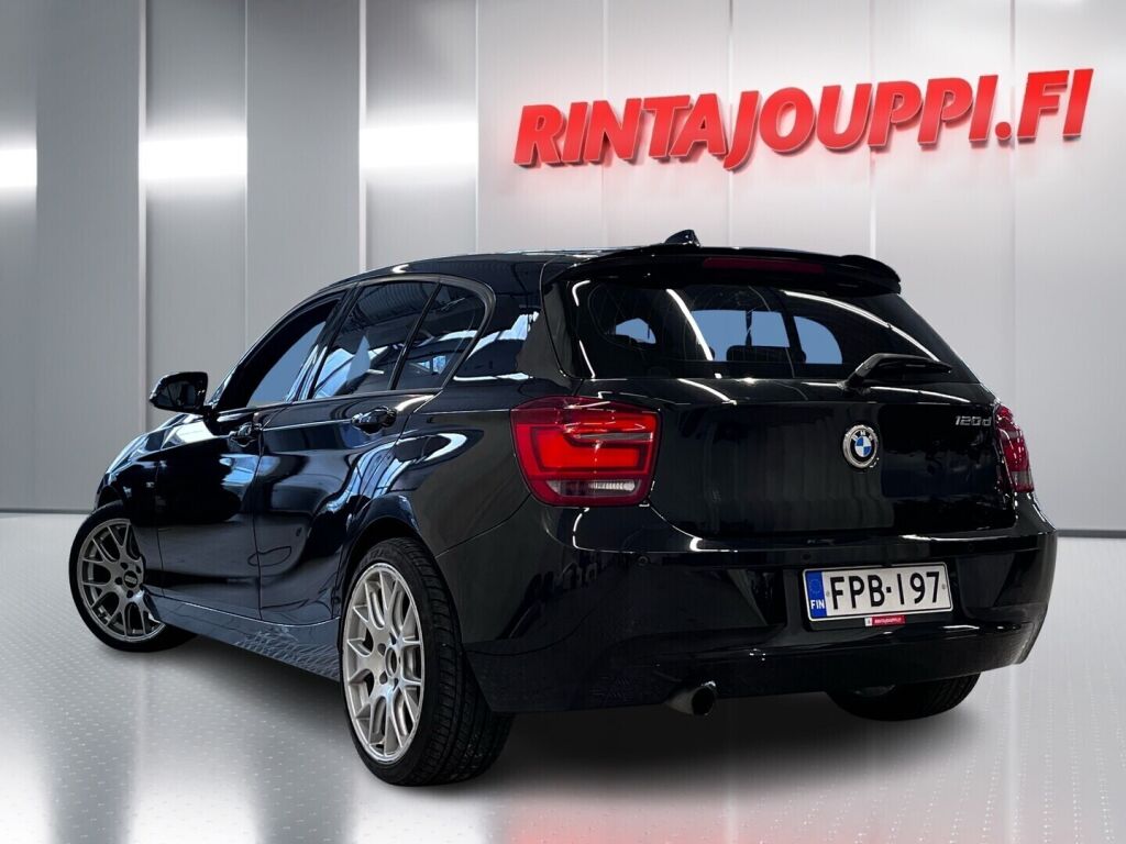 BMW 120 2012 Musta