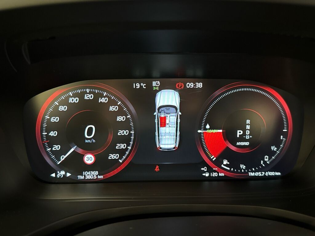 Volvo V60 2022 Musta