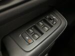 Volvo V60 2021 Musta