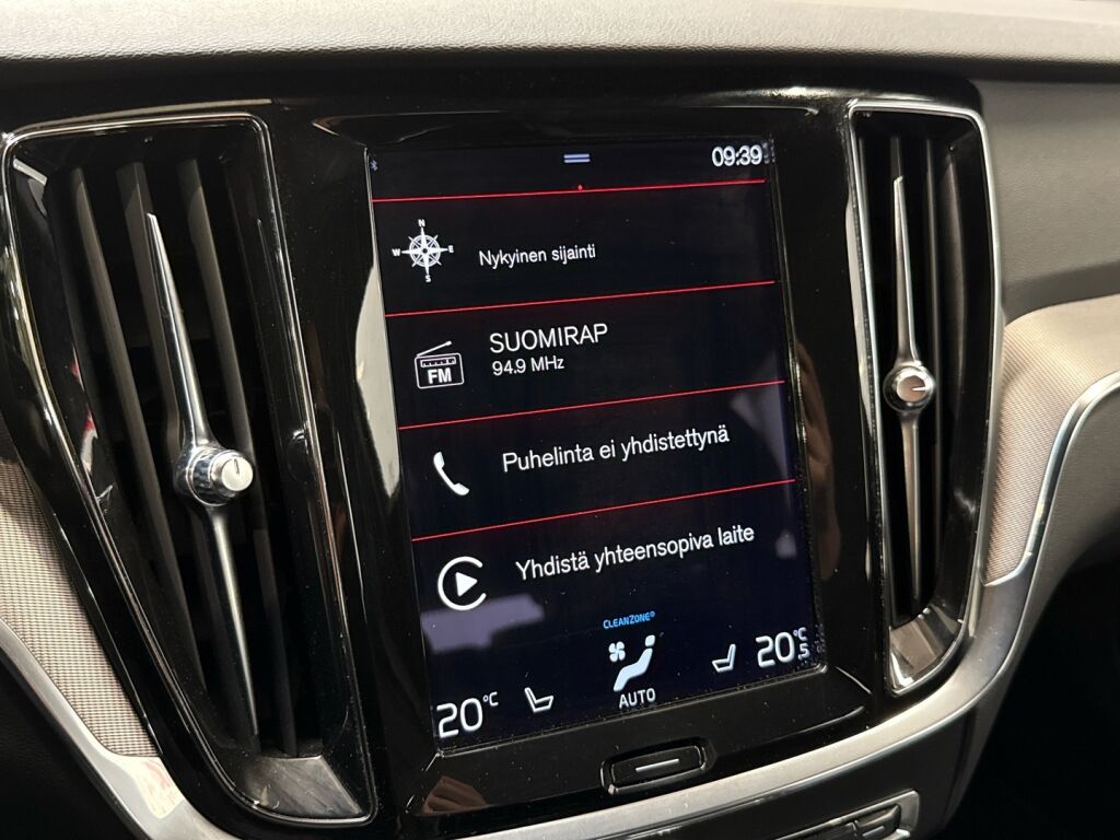 Volvo V60 2022 Musta