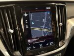 Volvo V60 2021 Musta
