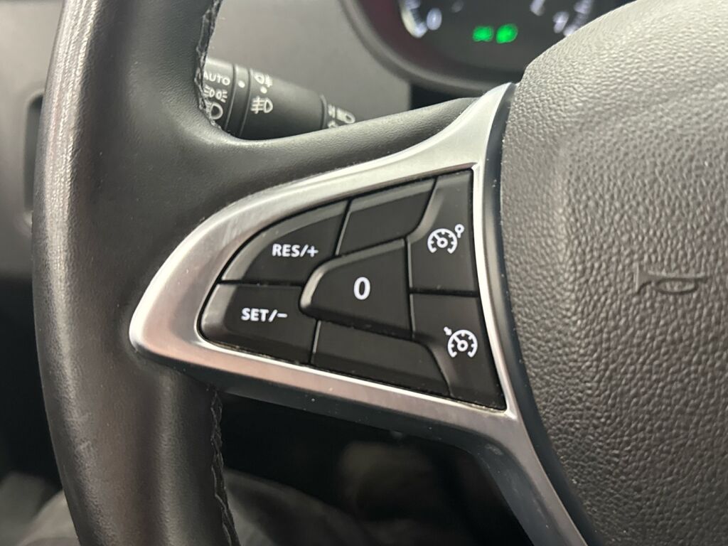 Dacia Duster 2022 Valkoinen
