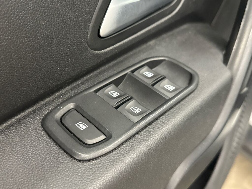 Dacia Duster 2022 Valkoinen