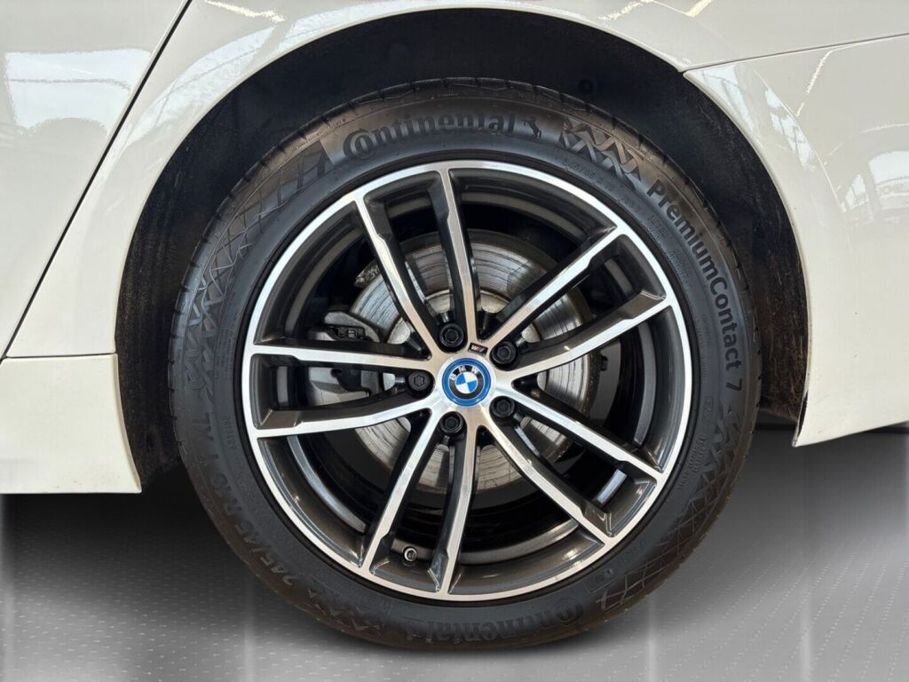 BMW 530 2023 Valkoinen