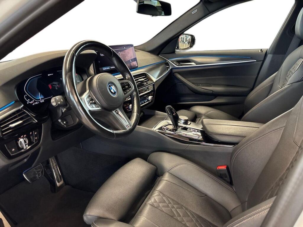 BMW 530 2023 Valkoinen