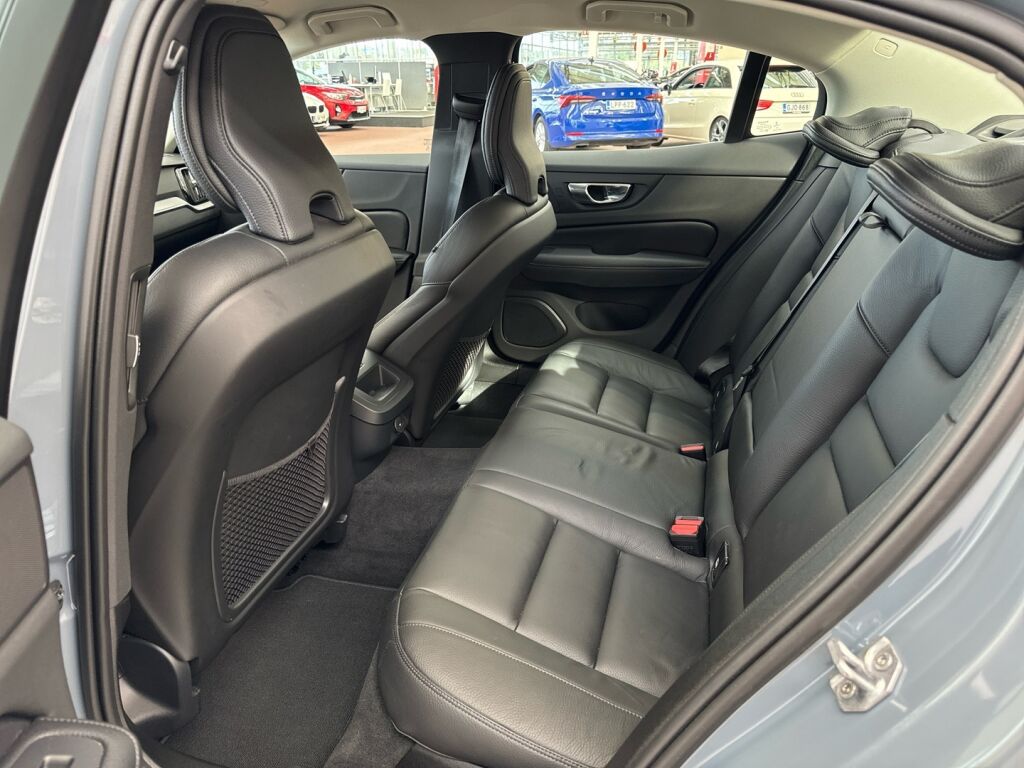 Volvo S60 2023 Harmaa