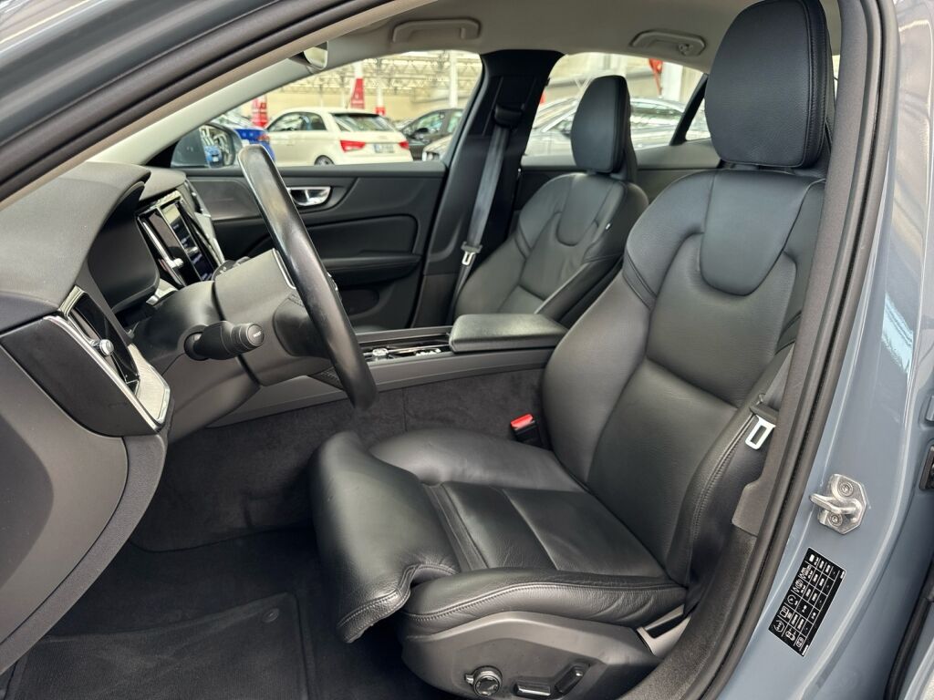 Volvo S60 2023 Harmaa