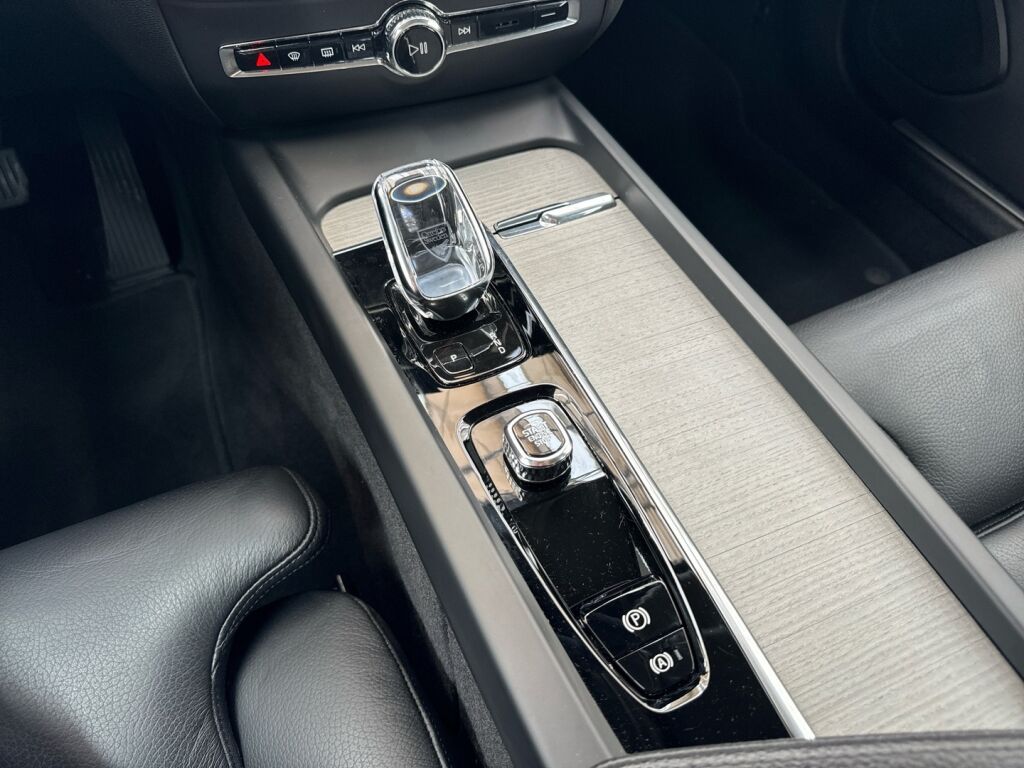 Volvo S60 2023 Harmaa