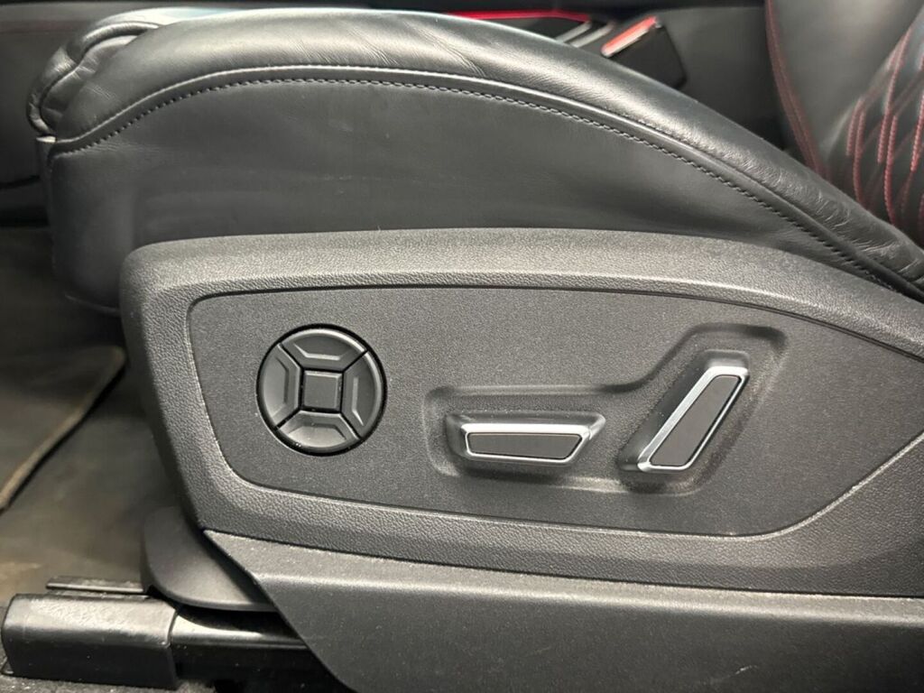 Audi e-tron 2022 Musta