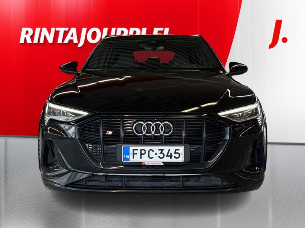 Audi e-tron 2022 Musta