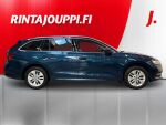 Skoda Octavia 2022 Sininen