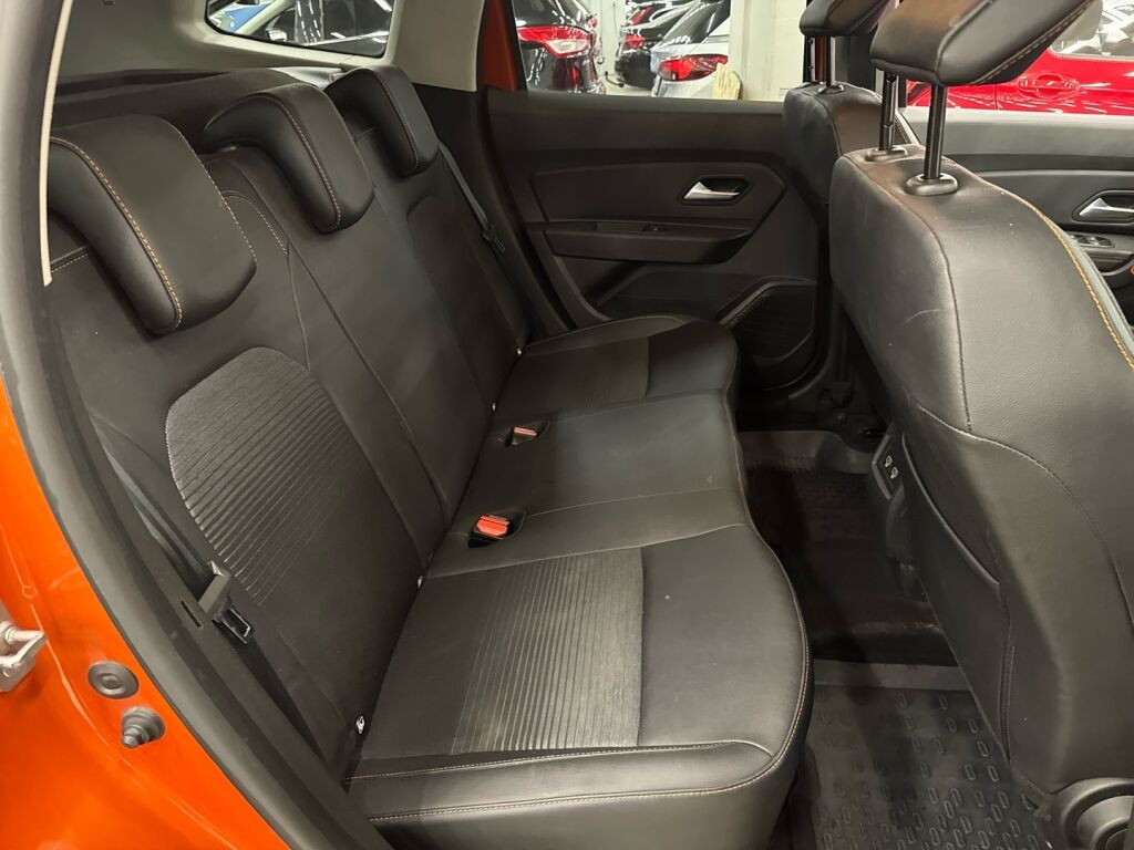 Dacia Duster 2022 Oranssi