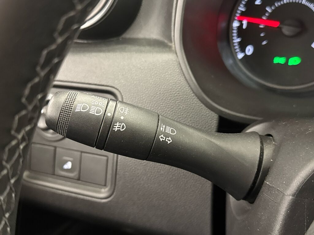 Dacia Duster 2022 Oranssi