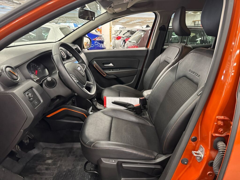 Dacia Duster 2022 Oranssi