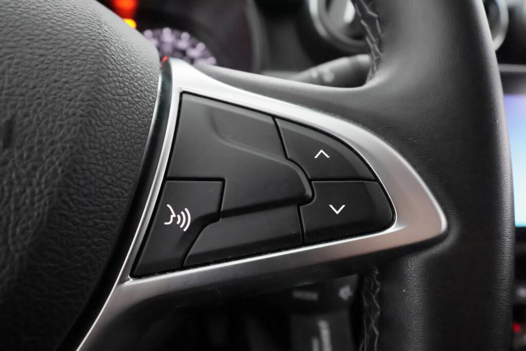 Dacia Duster 2022 Valkoinen