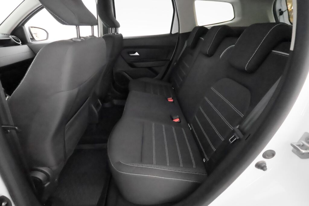 Dacia Duster 2022 Valkoinen