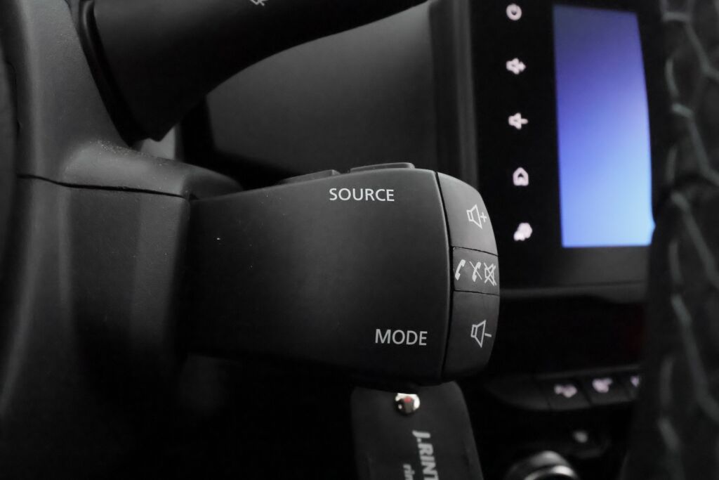 Dacia Duster 2022 Valkoinen