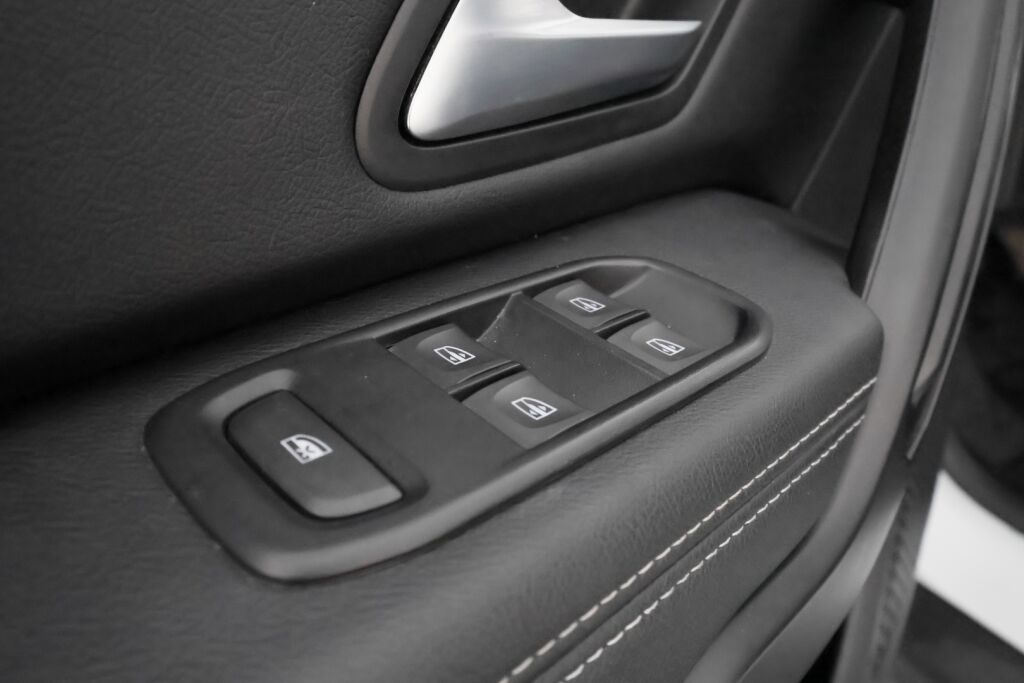 Dacia Duster 2022 Valkoinen