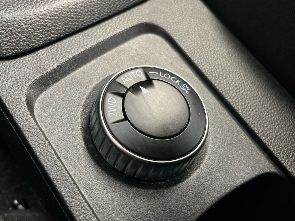 Dacia Duster 2022 Valkoinen