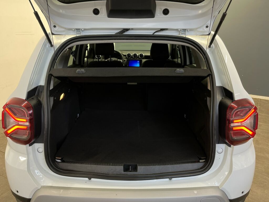 Dacia Duster 2022 Valkoinen